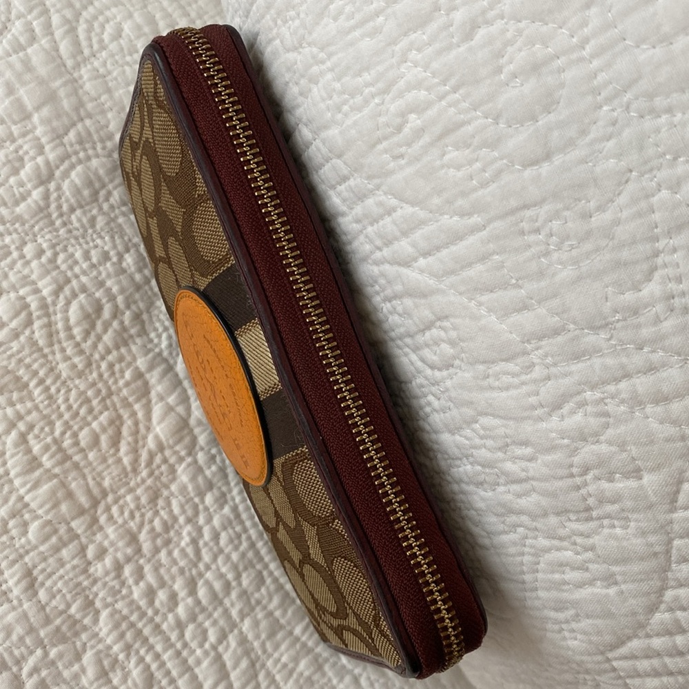 Coach Signature Jacquard With Stripe Accordion Zip Wallet — America’s Original - Picture 5 of 17
